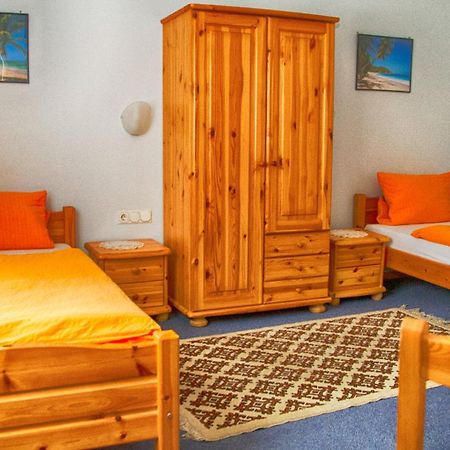 Pension Und Ferienwohnungen Bachmann Wölfersheim Exterior foto