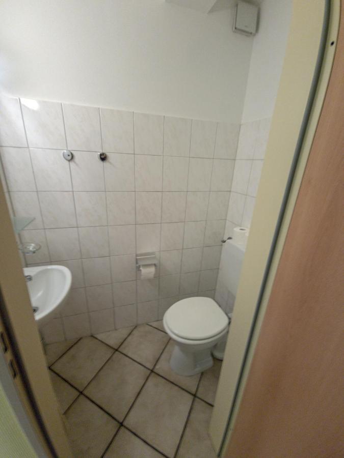 Pension Und Ferienwohnungen Bachmann Wölfersheim Exterior foto