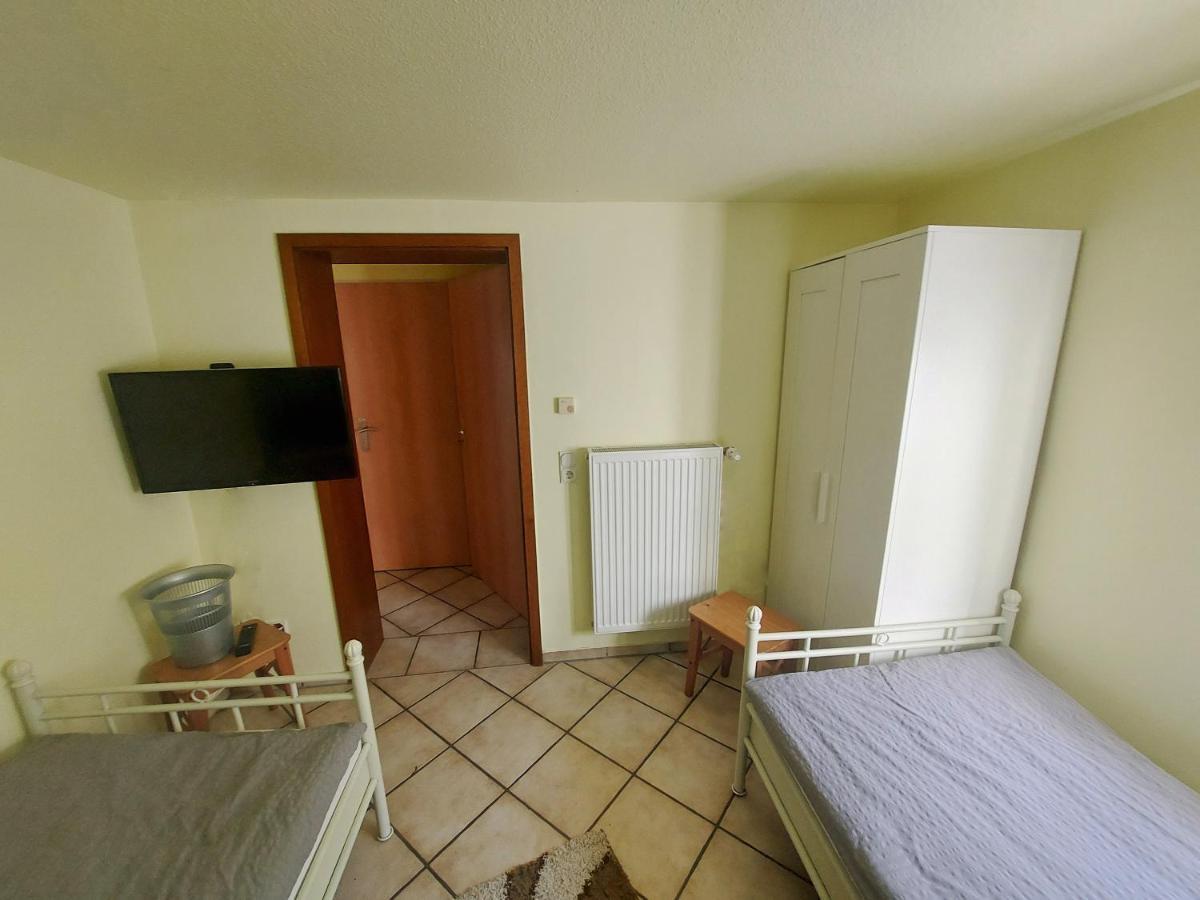 Pension Und Ferienwohnungen Bachmann Wölfersheim Exterior foto
