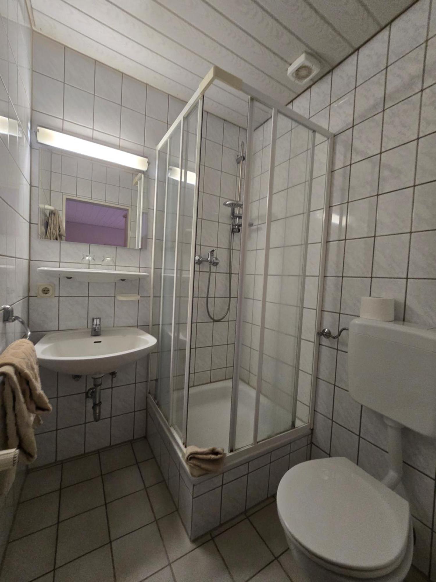 Pension Und Ferienwohnungen Bachmann Wölfersheim Exterior foto