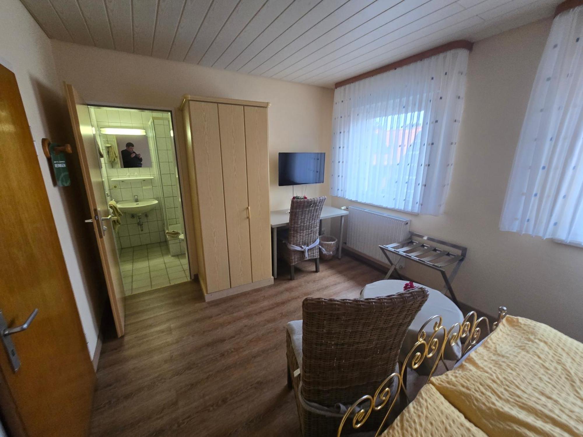 Pension Und Ferienwohnungen Bachmann Wölfersheim Zimmer foto
